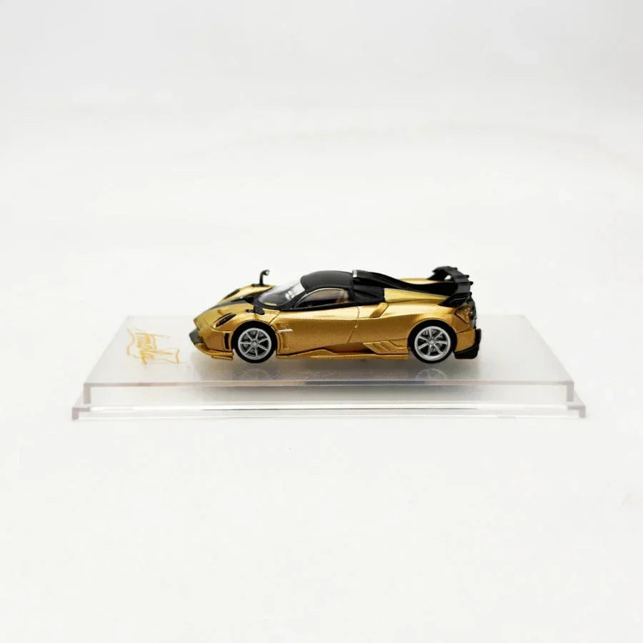 CM Model 1:64 Pagani Imola Full Carbon Gold Diecast Model Car with Extra Wheels | Premium Hypercar Collectible