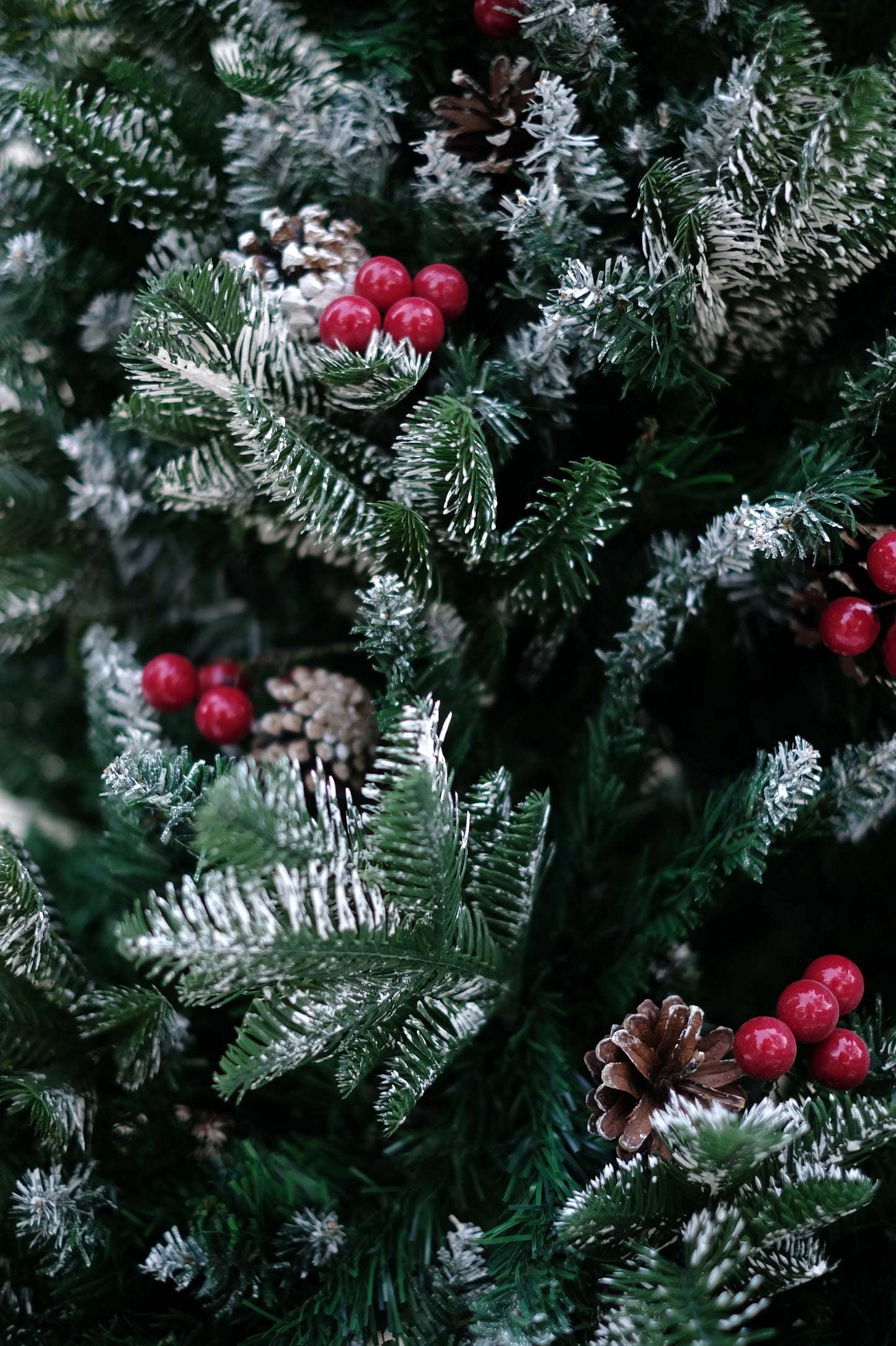 SWEN NORTHLIGHT flocked christmas tree pinecones and cherries