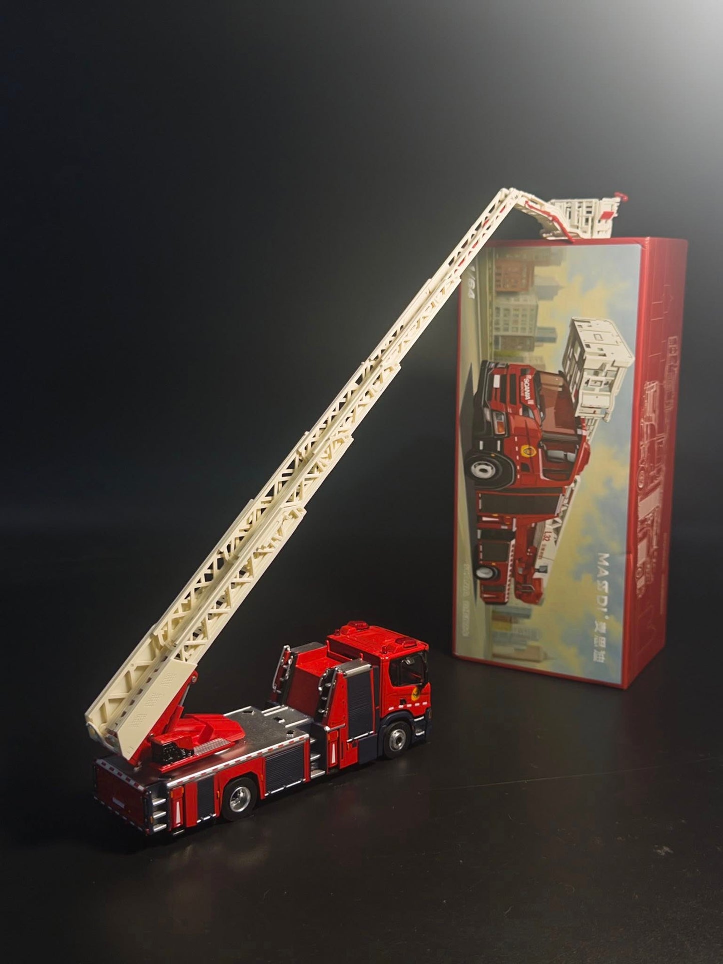 MASSDI 1:64 Scale Fire Ladder Truck Alloy Car Model – Die-Cast Rescue Fire Engine Collectible Vehicle