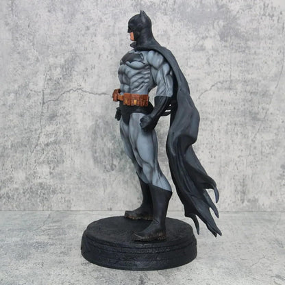 DC Batman Collectible Statue (38 cm)  – Dark Knight Superhero Display Figure with Cape & Base
