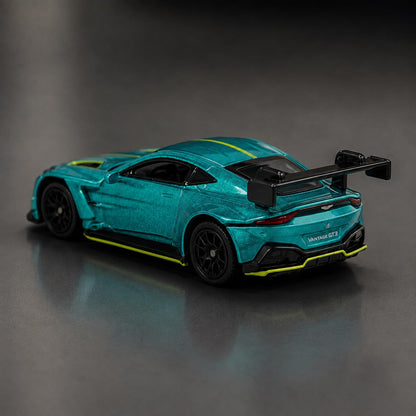 CCA 1:64 Aston Martin Vantage GT3 Die-Cast Model Car | Metallic Teal Green Racing Car with Rear Wing, Black Wheels & Lime Accents | Premium Collectible