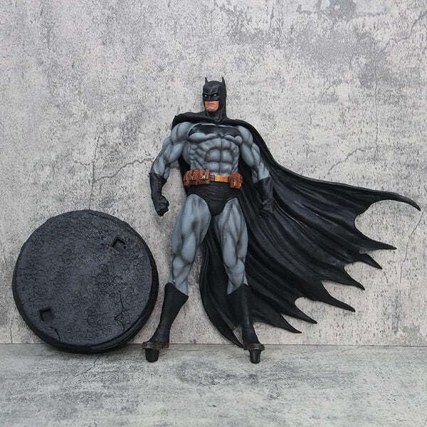DC Batman Collectible Statue (38 cm)  – Dark Knight Superhero Display Figure with Cape & Base