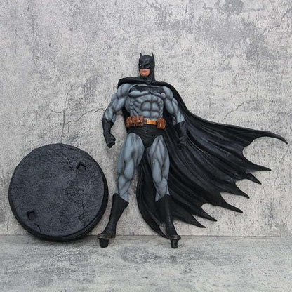 DC Batman Collectible Statue (38 cm)  – Dark Knight Superhero Display Figure with Cape & Base