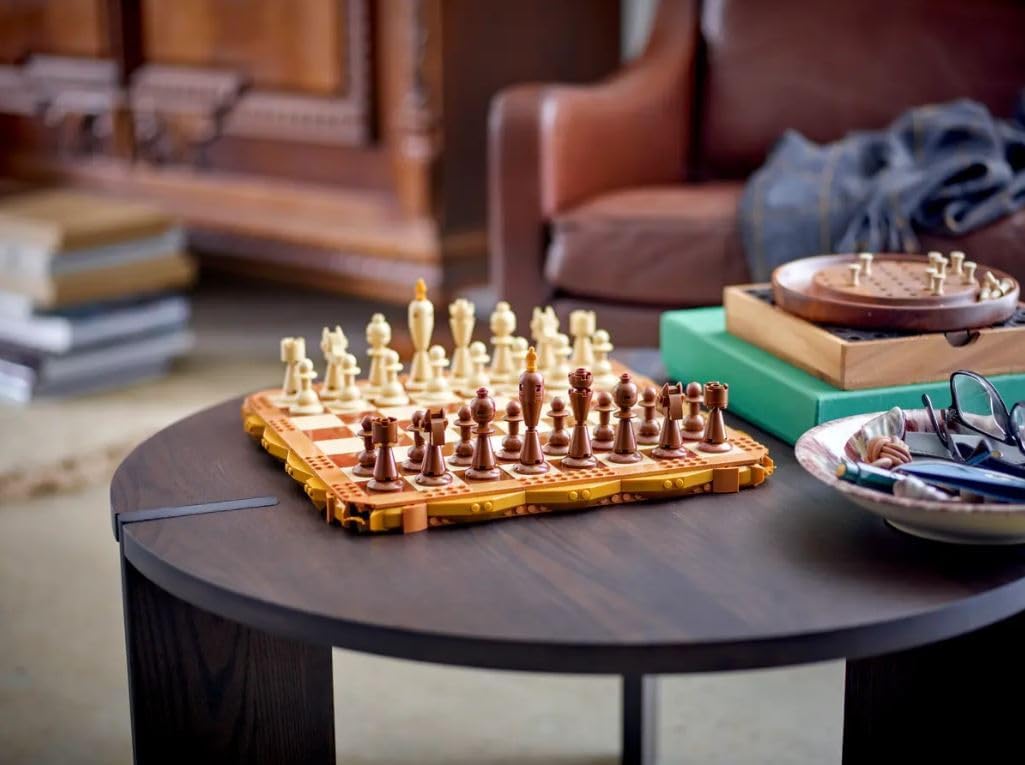 Lego 40719 Creator Traditional Chess Set, 743 Pieces