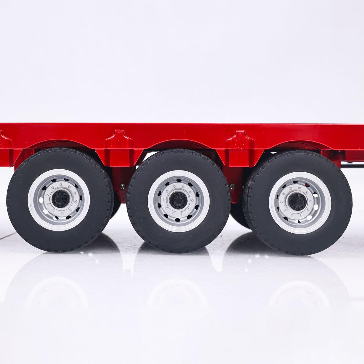 HUINA 1502 1:18 RC Flatbed Semi Trailer with Electronic Support Legs & Tail Board for 1501 Tractor Truck