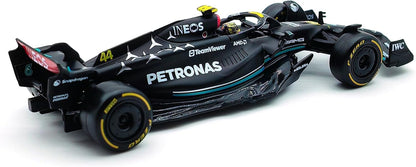 Bburago F1 Mercedes-AMG PETRONAS W14 2023 #63 with Helmet – George Russell 1/24 Model Car (18-28028R)