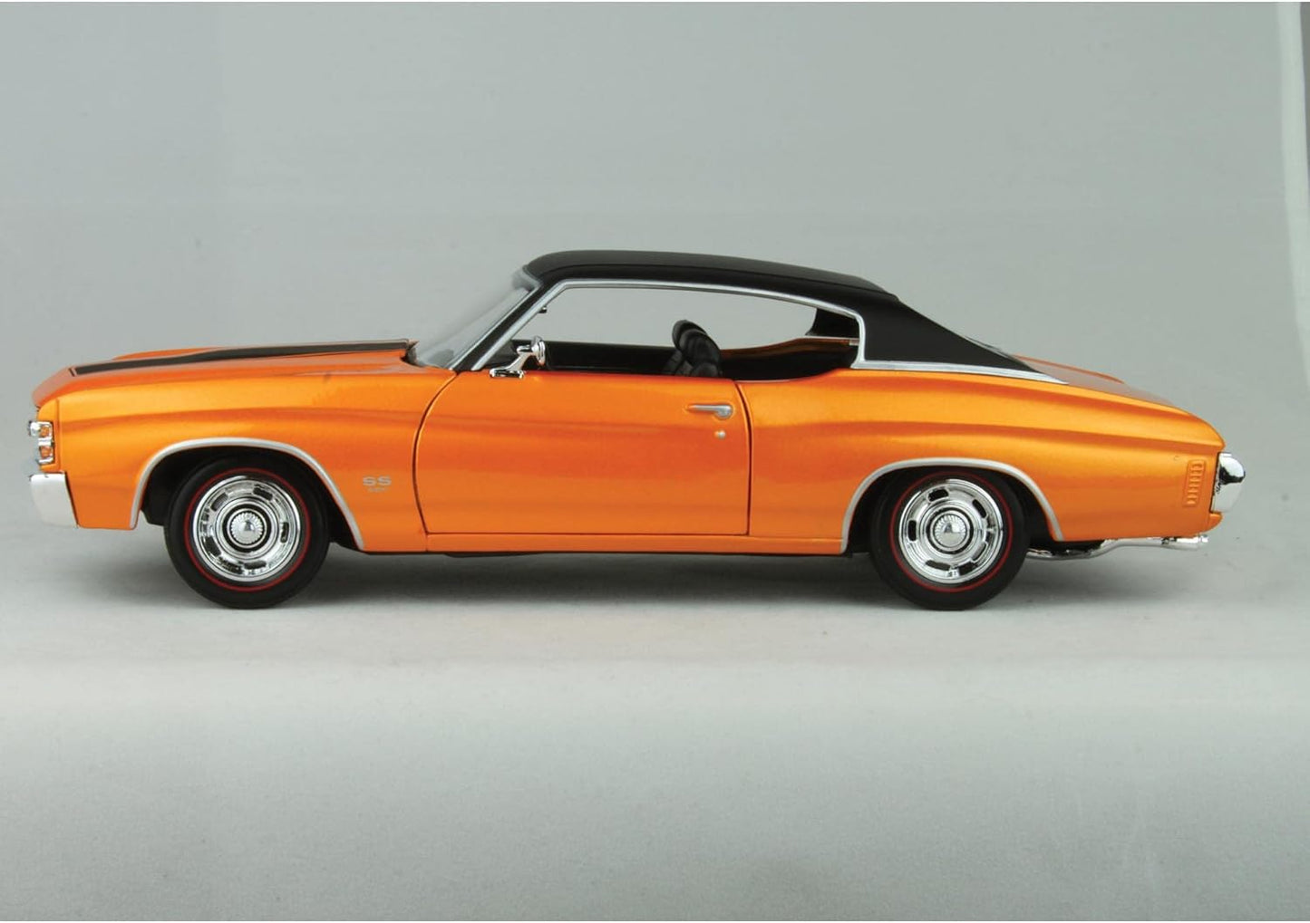 Maisto 1:18 1971 Chevrolet Chevelle SS 454 Sport Coupe Die-Cast Model Car | Classic Muscle Car Collectible