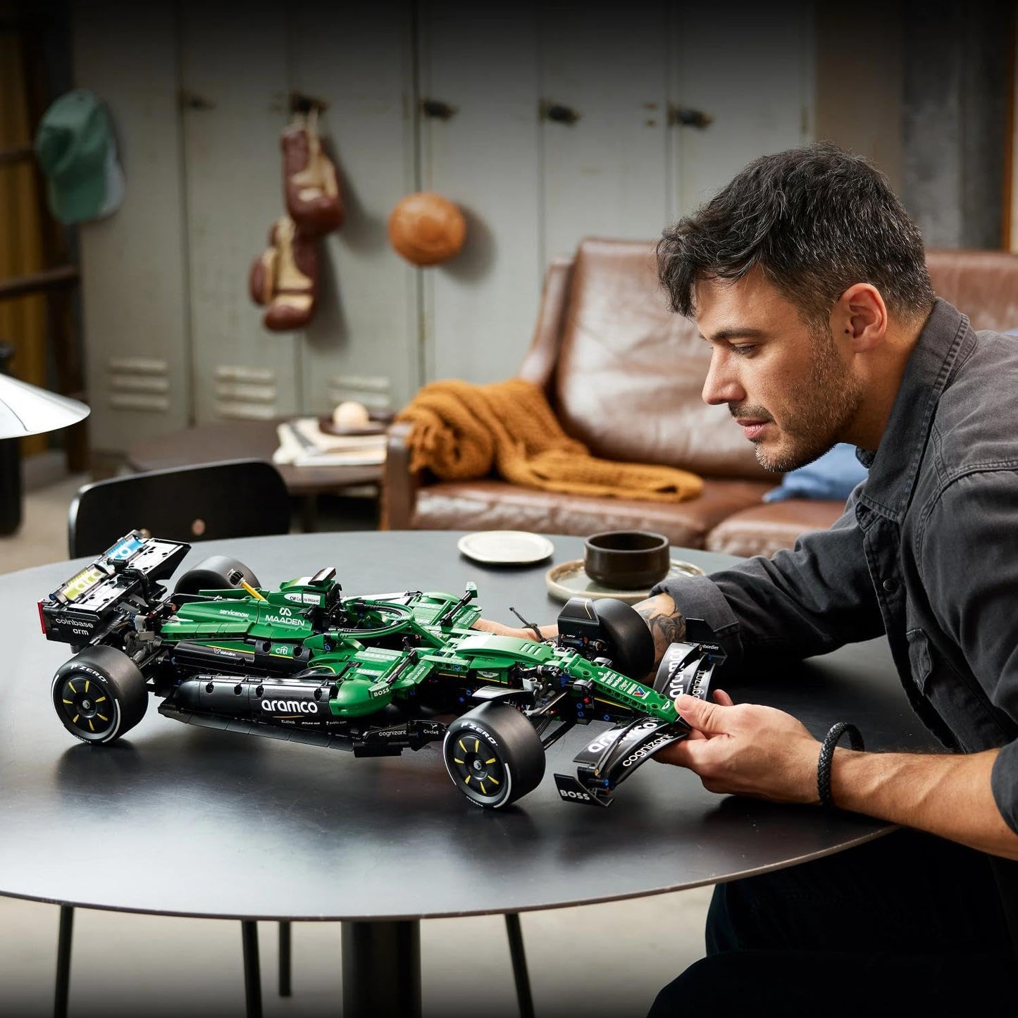 LEGO Technic 42240 Aston Martin Aramco AMR25 F1 Car 1:8 Scale Building Set for Adults, 1547 Pieces