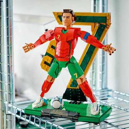 LEGO 43016 Editions Cristiano Ronaldo – Soccer Legend  Building Set | CR7 Collectible Football Display Model for Kids & Fans