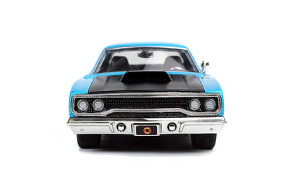 Jada Toys Looney Tunes Wile E. Coyote & 1970 Plymouth Road Runner 1:24 Scale Diecast Car with Collectible Figure – Blue