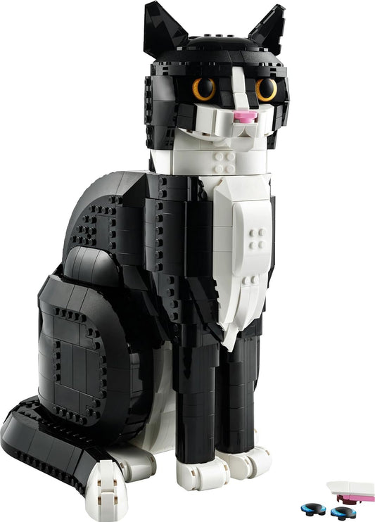 LEGO Ideas Tuxedo Cat, Gift Idea for Animal-Lovers 21349 (1710 Pieces)