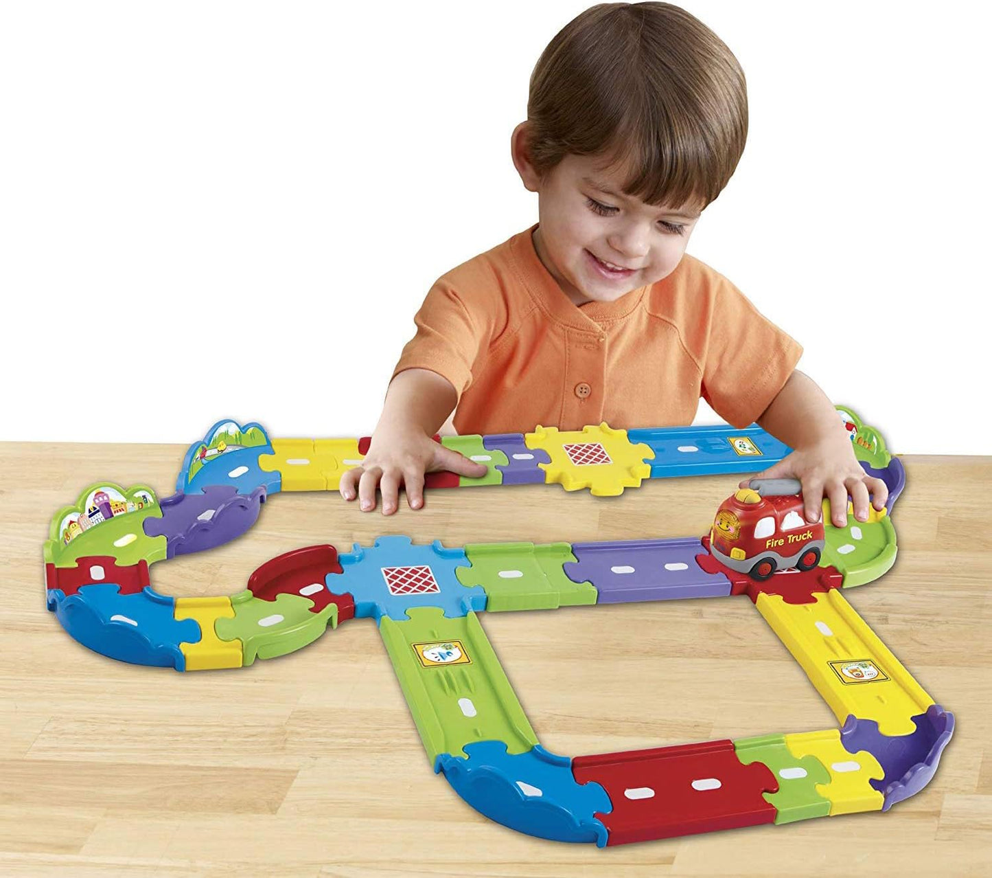 VTech Go! Go! Smart Wheels Deluxe Track Playset | Expandable Interactive Track Set with SmartPoint Technology & Multiple Track Pieces for Toddlers
