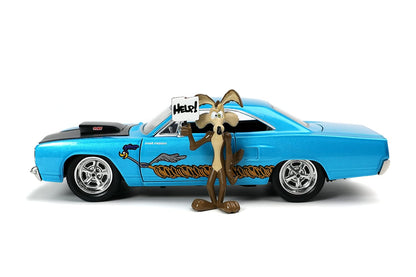 Jada Toys Looney Tunes Wile E. Coyote & 1970 Plymouth Road Runner 1:24 Scale Diecast Car with Collectible Figure – Blue