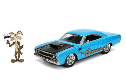 Jada Toys Looney Tunes Wile E. Coyote & 1970 Plymouth Road Runner 1:24 Scale Diecast Car with Collectible Figure – Blue