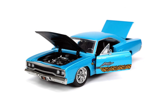 Jada Toys Looney Tunes Wile E. Coyote & 1970 Plymouth Road Runner 1:24 Scale Diecast Car with Collectible Figure – Blue