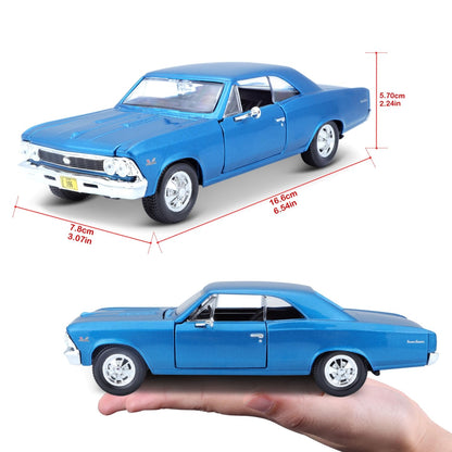 Maisto 1966 Chevrolet Chevelle SS 396 1:24 Die-Cast Model Car | Collector's Collection | Blue Classic Muscle Car