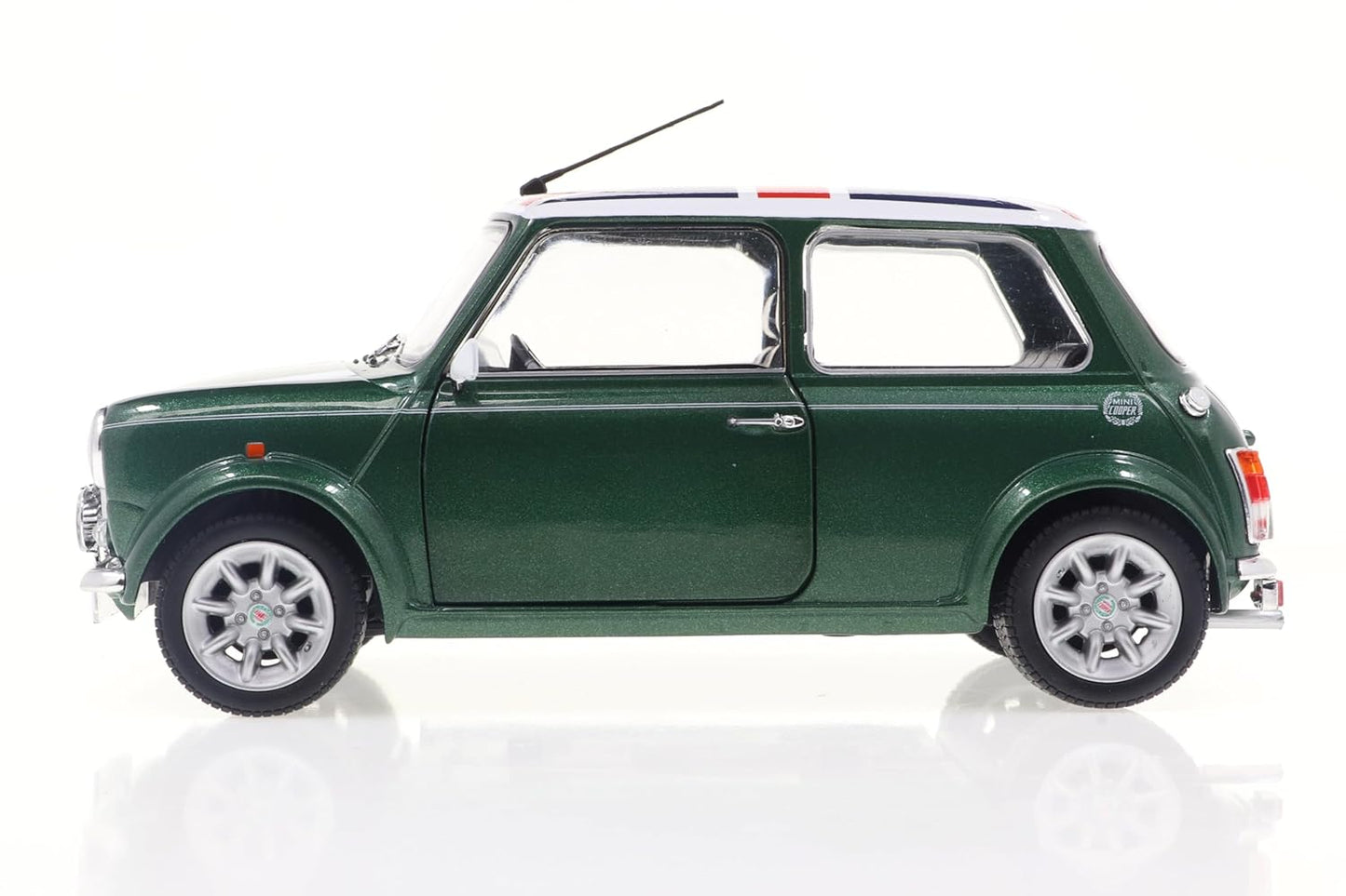 SOLIDO 1:18 Scale Mini Cooper Sport Diecast Model Car – British Racing Green