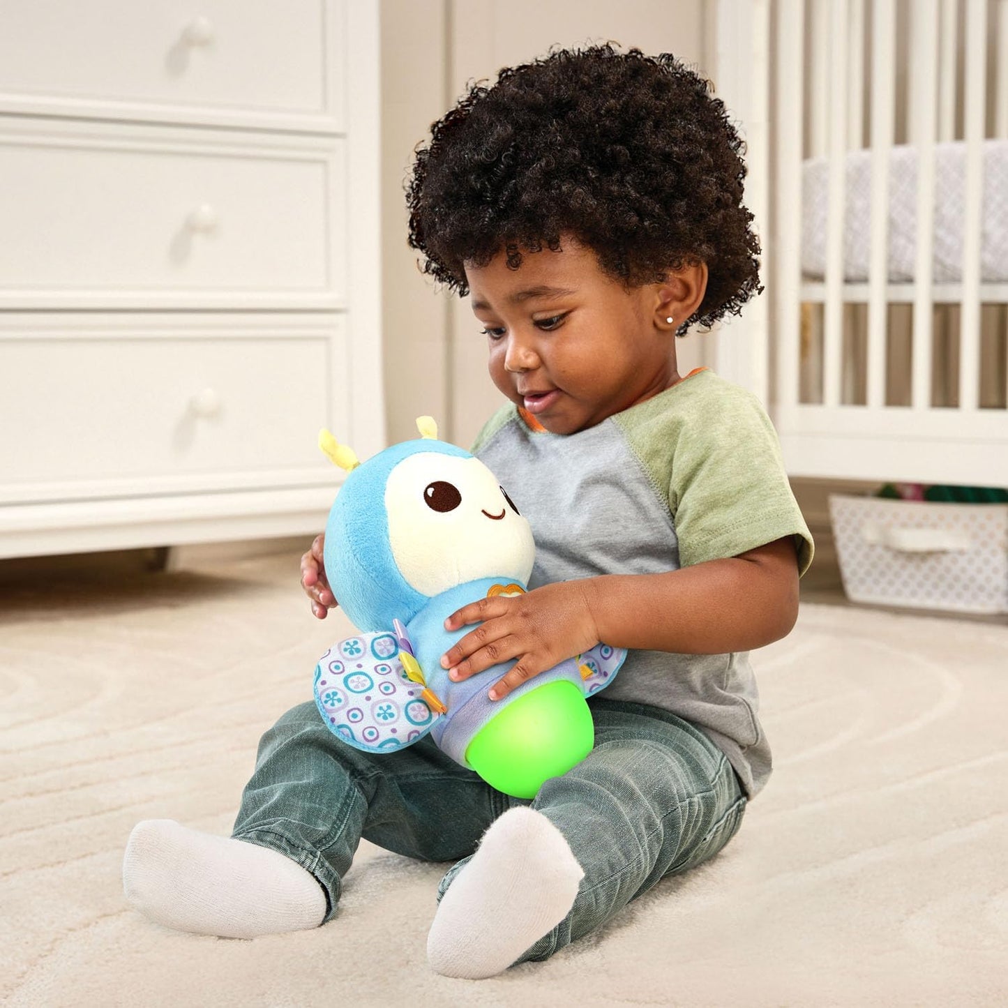 VTech Baby Soothe and Shine Firefly Musical Plush | Soft Comfort Toy with Color-Changing Night Light, Lullabies & Sleep Timer