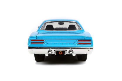 Jada Toys Looney Tunes Wile E. Coyote & 1970 Plymouth Road Runner 1:24 Scale Diecast Car with Collectible Figure – Blue