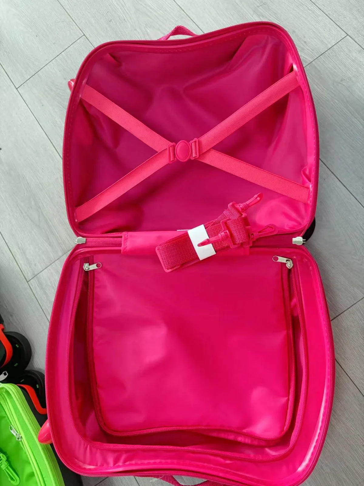 STRIDERS Gabby’s Dollhouse Kids Travel Trolley Suitcase – Lightweight Pink Ride-On Cabin Luggage with Wheels & Handle