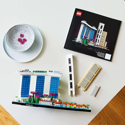 LEGO Architecture 21057  Skyline Collection: Singapore Building Kit; Collectible Display Model for Adults (827 Pieces)