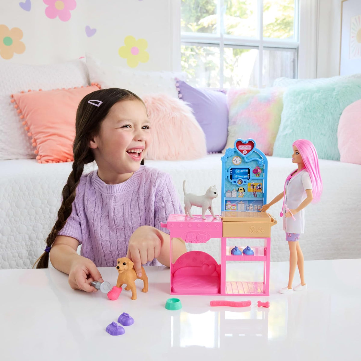 Barbie Fast Cast Veterinarian Clinic Playset | Pet Vet Doll with Dog, Cat & Dough Cast Feature