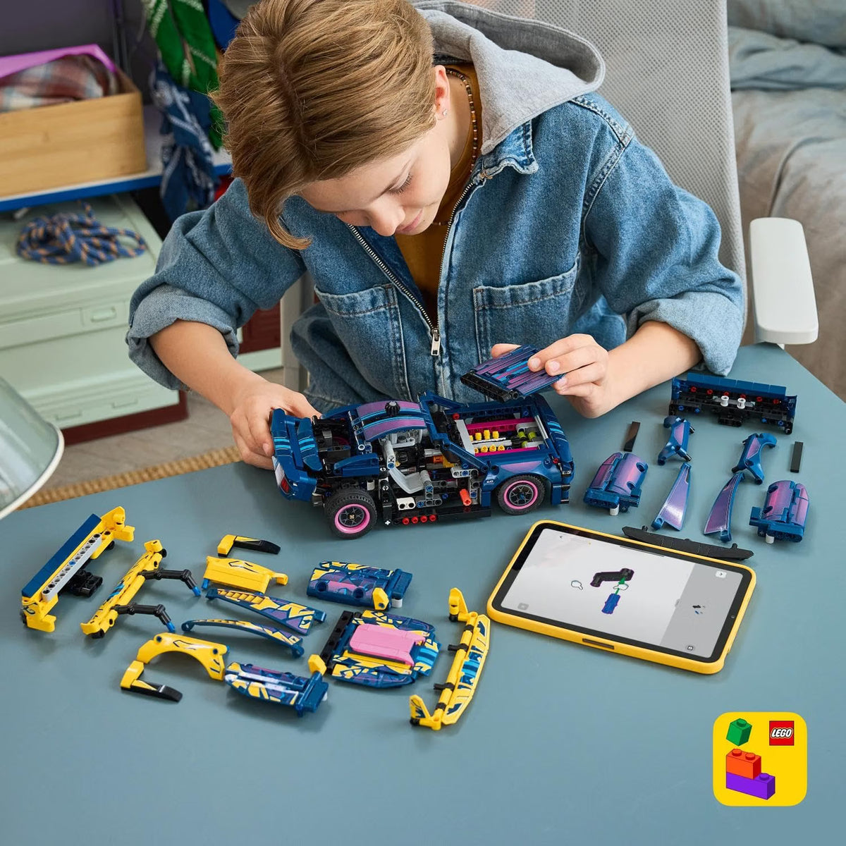 LEGO 42236 Technic Custom Garage Ford Mustang GT – 973-Piece Customizable Car Building Set, Ages 10+