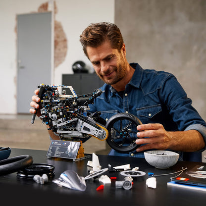 (Box Damage) LEGO 42130  Technic BMW M 1000 RR