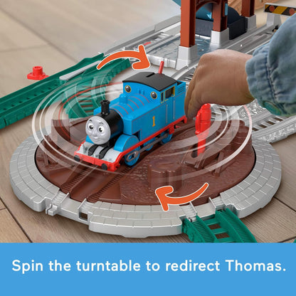 Thomas & Friends Toy Train Playset by Fisher-Price, Load & Launch Barrel Delivery with Classic Motorized Engine & Cargo Car, 18 Feet of Track-JDF26