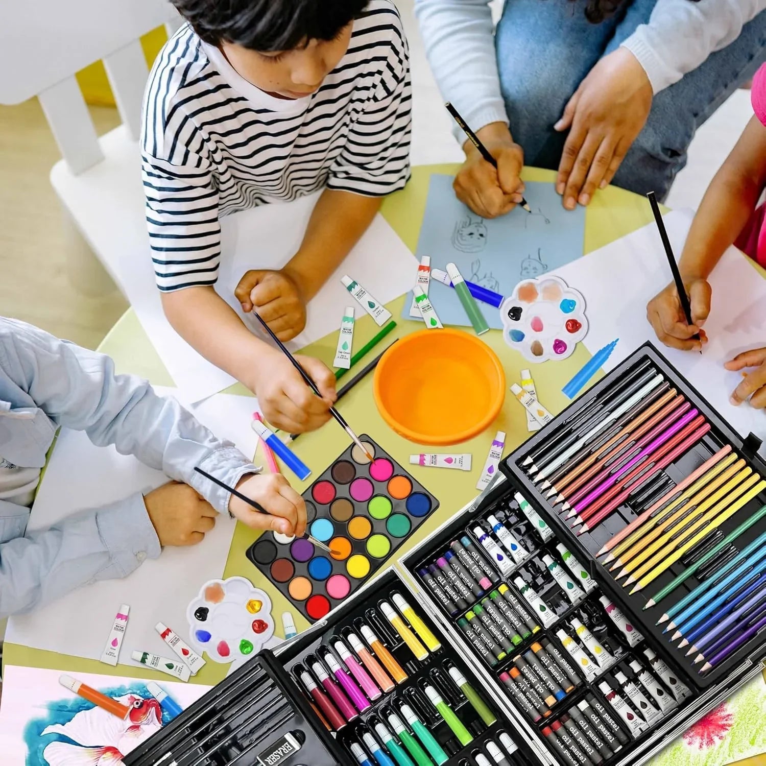 Kids Art Drawing Set 145-Piece Art and Craft Supplies for Drawing