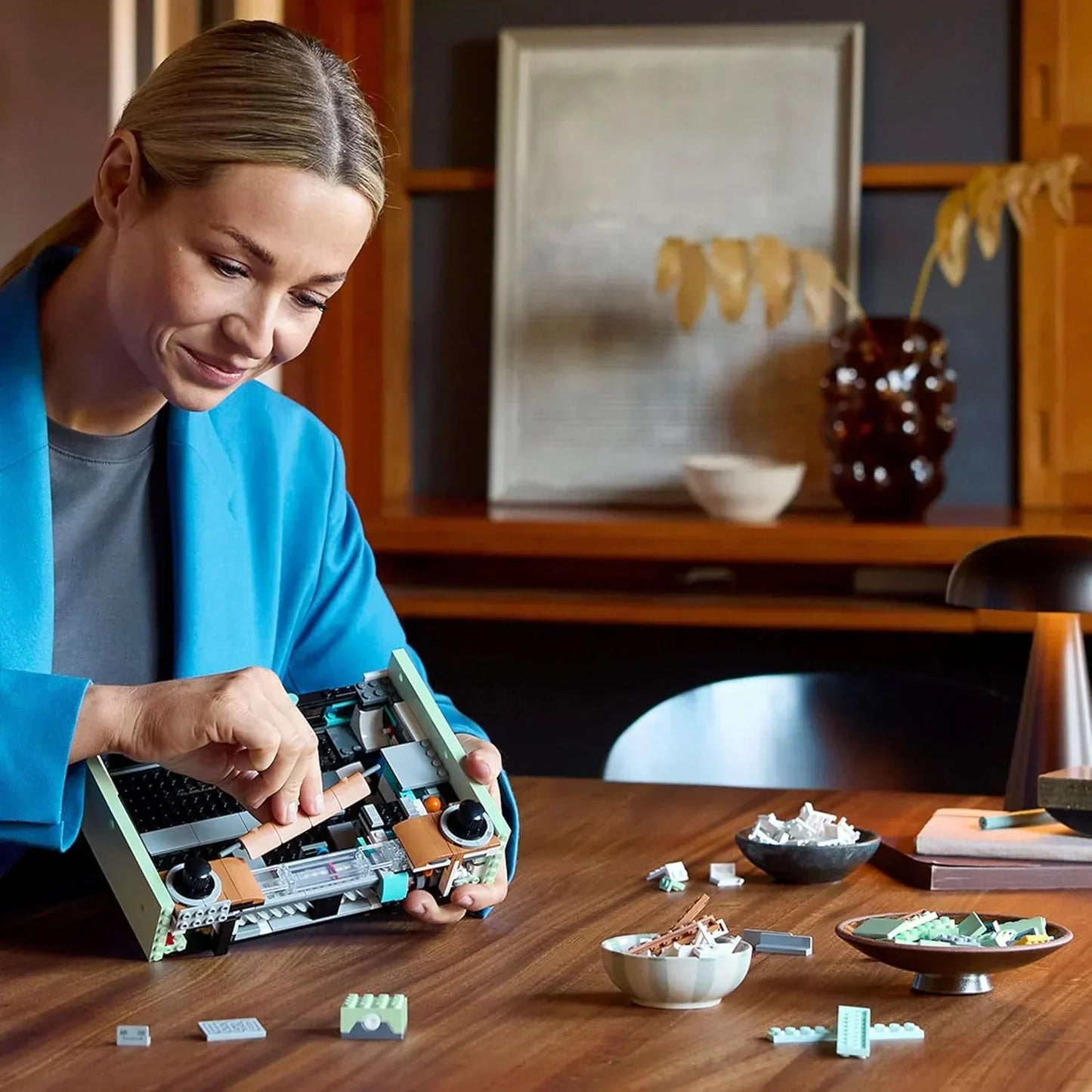 LEGO icons 10334 Retro Radio