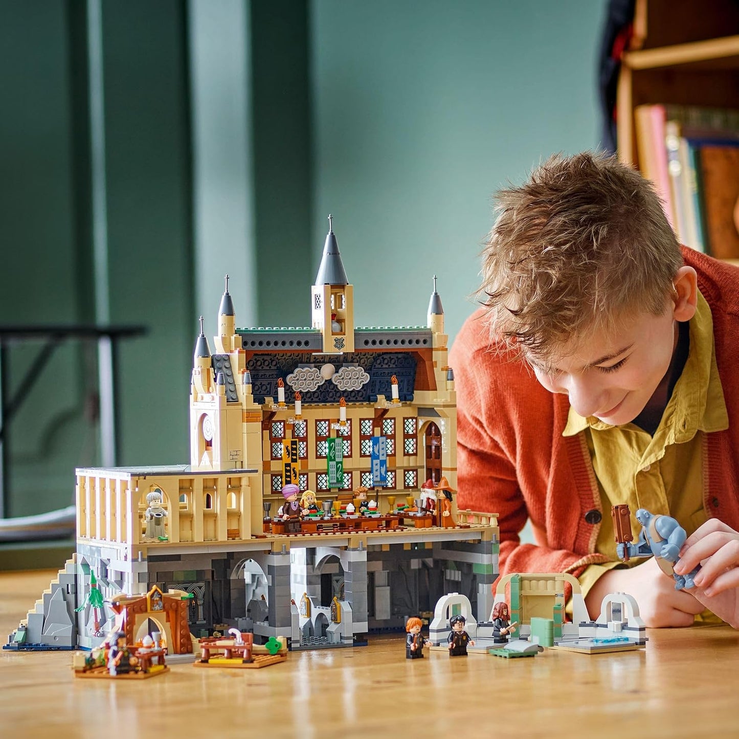 (Box Damage) LEGO 76435 Harry Potter Hogwarts Castle: The Great Hall Building Blocks (1732 Pieces)