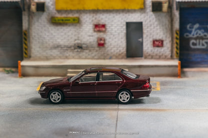 Tarmac Works 1:64 GLOBAL64 Mercedes-Benz S 55 AMG Bordeaux Red Metallic T64G-072-BO
