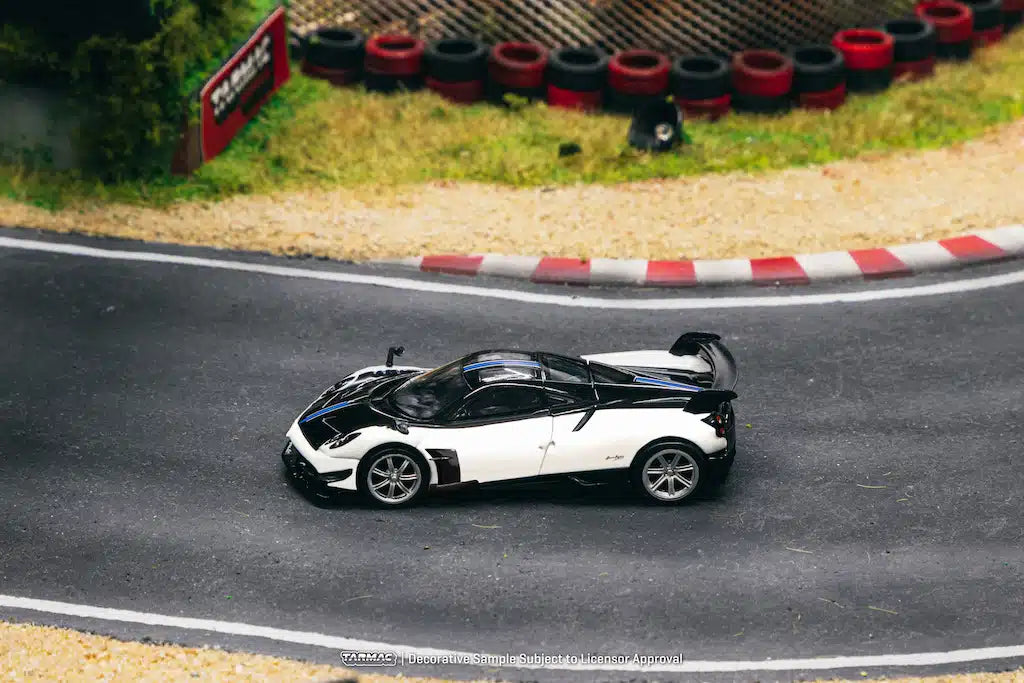 Tarmac Works GLOBAL64 1:64 Pagani Huayra BC Bianco Benny Diecast Model Car (T64G-TL014-WH)