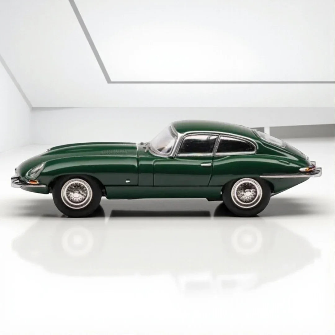 GFCC 1:64 1961 Jaguar E-Type Coupe Green Diecast Car Model