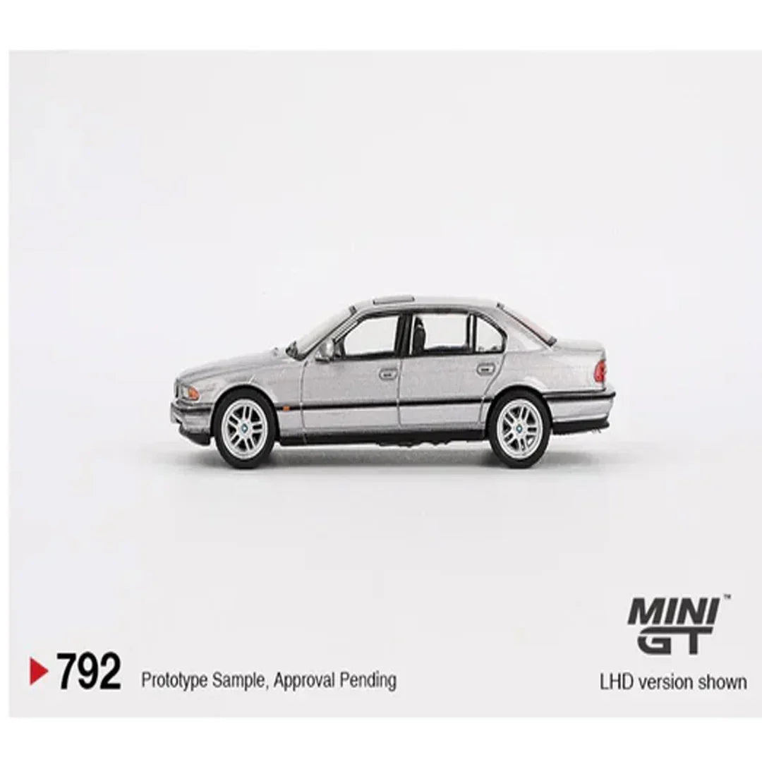 MINI GT 1:64 BMW 750iL Aspen Silver Metallic Diecast Model Car