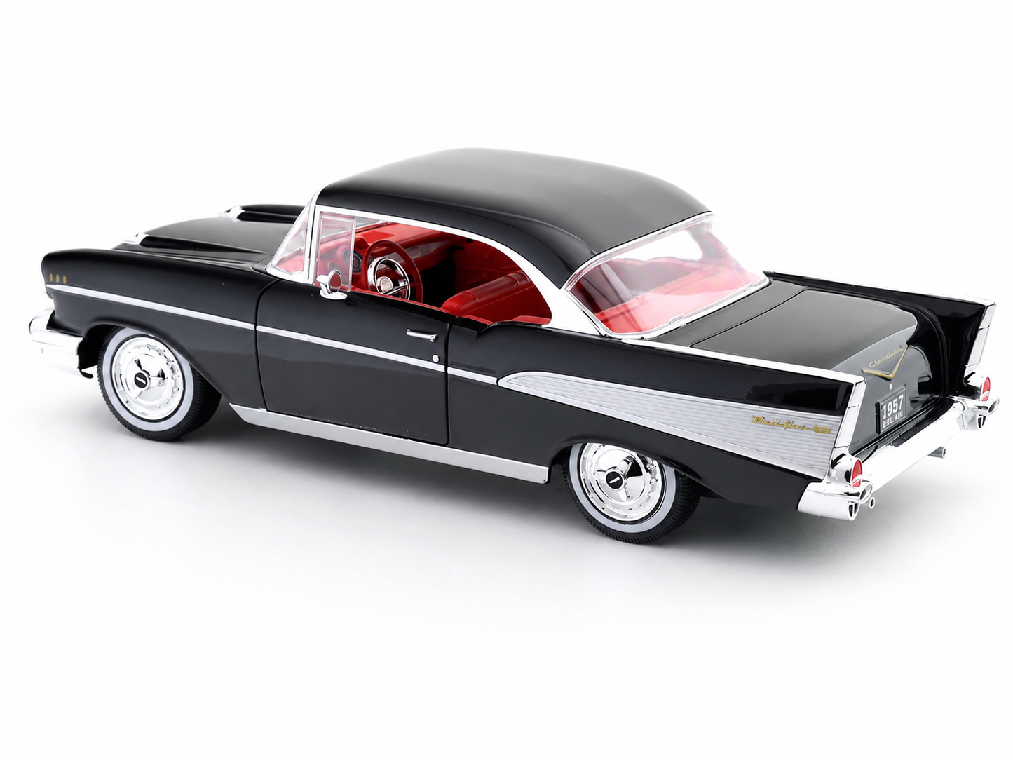 Maisto 1:18 Scale 1957 Chevrolet Bel Air Coupe Die-Cast Model  – Special Collection | Collector's Edition