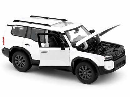 Maisto 1:24 Scale 2024 Toyota Land Cruiser White Collector’s Collection Diecast SUV