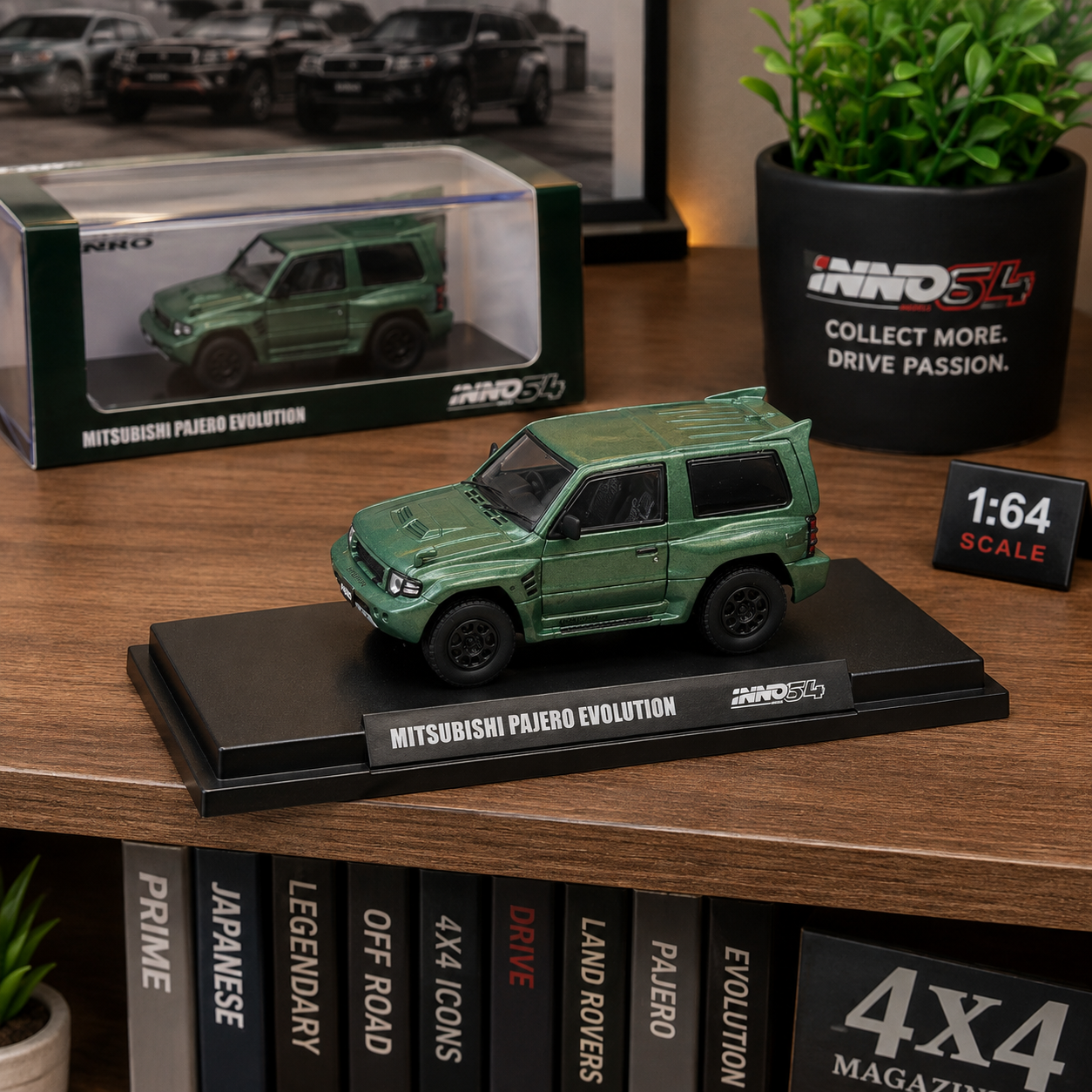 INNO64 Mitsubishi Pajero Evolution Green Die-Cast Model SUV