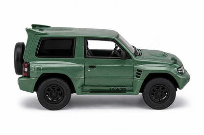 INNO64 Mitsubishi Pajero Evolution Green Die-Cast Model SUV