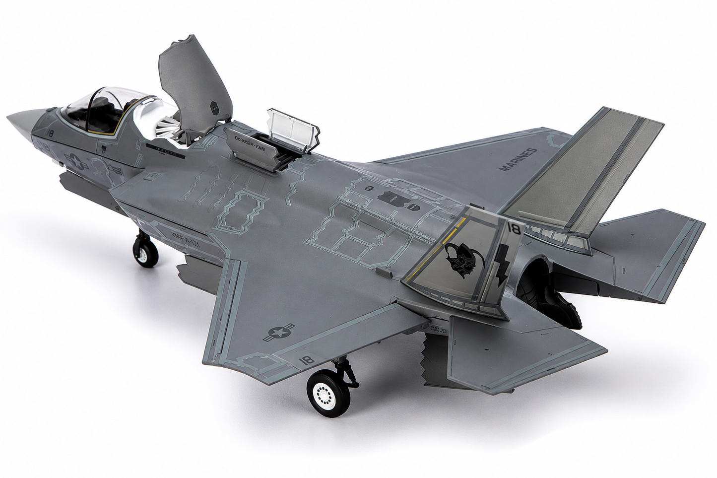 Premium 1:72 Scale Lockheed Martin F-35B Lightning II Metal Diecast Body Aircraft Model with Display Stand | Modern Military Fighter Jet Collectible