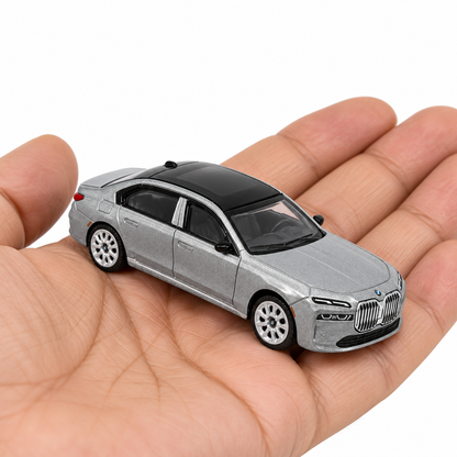 CCA BMW i7 L02-01 1:72 Scale Die-Cast Collectible | Metallic Silver Luxury EV Sedan with Black Roof, Detailed Cabin, Multi-Spoke Wheels & Alloy Chassis | Premium Miniature BMW Display Car