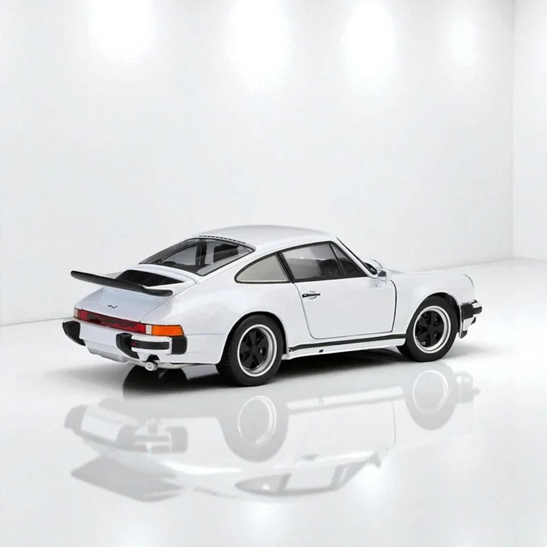 Welly 1:24 PORSCHE 911 TURBO DIECAST CAR MODEL -WHITE WITH