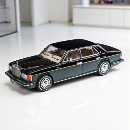 GFCC 1:64 1994 Rolls-Royce Silver Spur, British Silver With Gold Beltline in Green  Diecast Model Car
