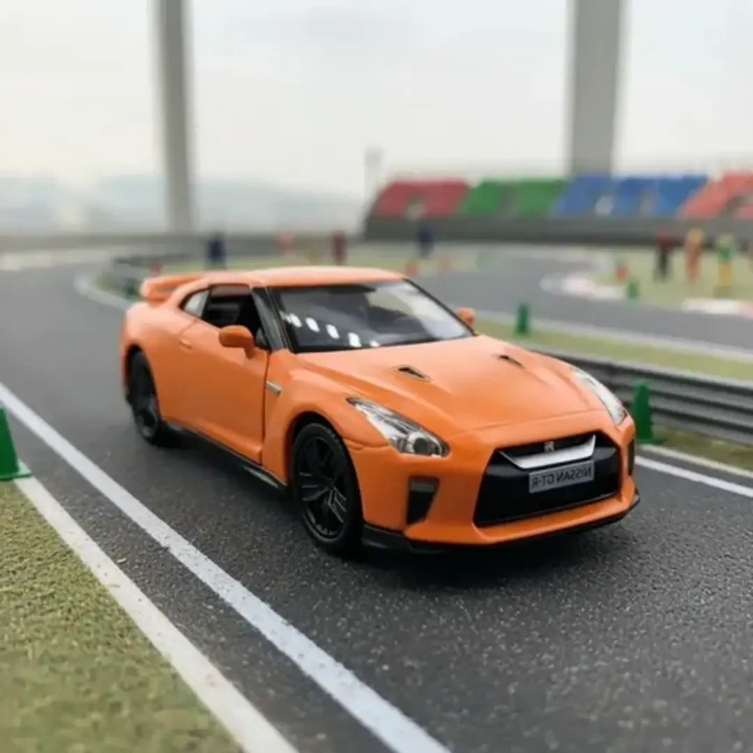 RMZ City Nissan GT-R R35 1:32 Scale Die-Cast Model Car – Orange