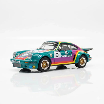 PARA64 1:64 Porsche 911 3.0 RSR “Vaillant” 1975 – Diecast Model Car Collector Edition