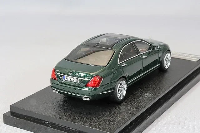MOTORHELIX Mercedes-Benz S-Class S600L (W221) 1:64 Scale Diecast