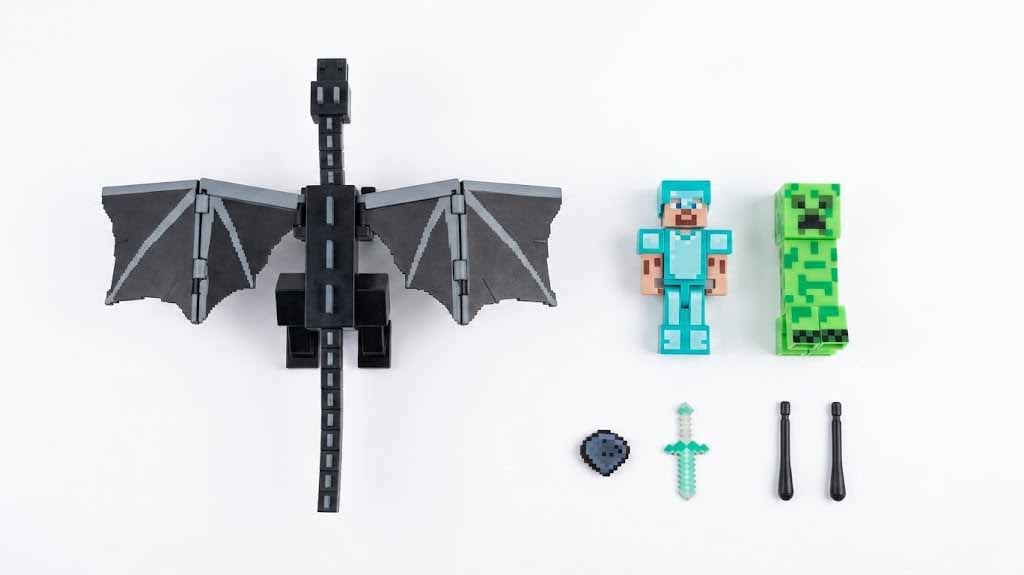 Minecraft Dungeons Ender Dragon Adventure Set with Hero, Creeper & Accessories
