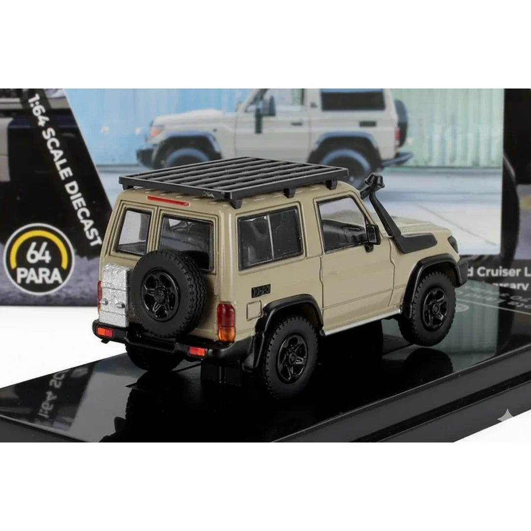 Para64 1:64 2022 Toyota Land Cruiser 71 Sandy Top Anniversary Edition LHD Diecast Model Car