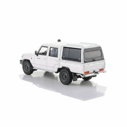 PARA64 1:64 Scale 2012 Toyota Land Cruiser 79 Series LC79 – French Vanilla White Diecast Model Car